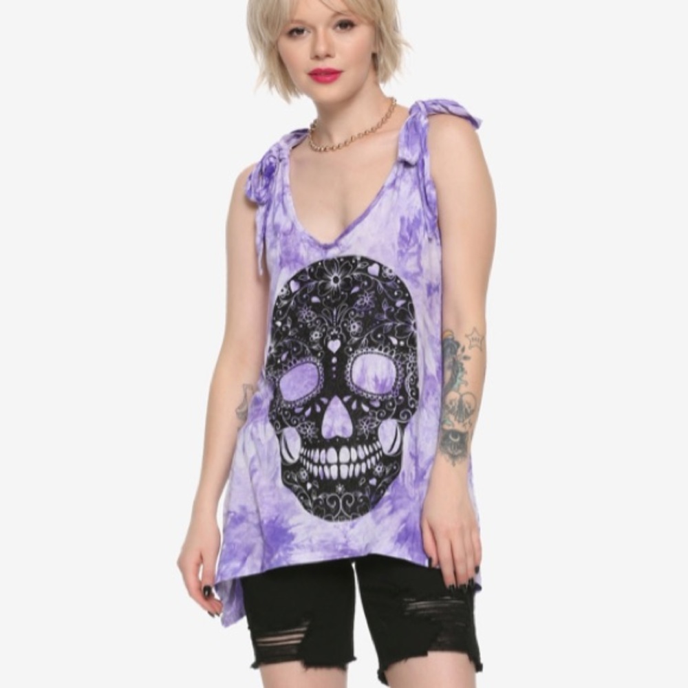 Glitter Skull Top - Picture 2 of 11